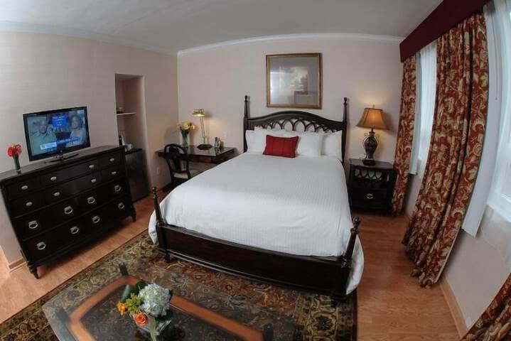 Room 40 of 105