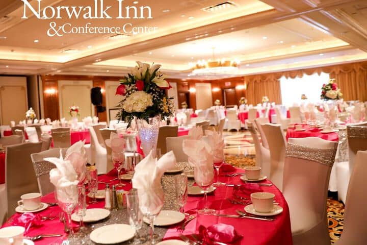 Ballroom/Hall 86 of 105